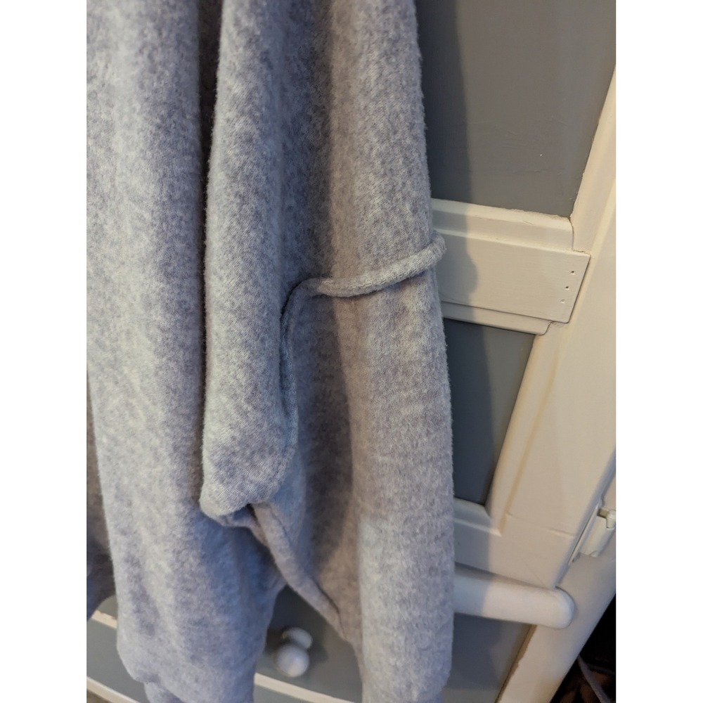 Zenana Women Oversized Crew Neck Sweater Gray Exposed Seam Pullover S/M - Picture 3 of 8